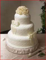 wedding cake - how do like this cake for your wedding too, or if you are married, on your anniversary. this is such an awesome preparation. i just love it.