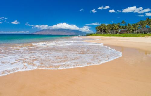 Maui Beach - Only think you need at that beach is a cold drink!