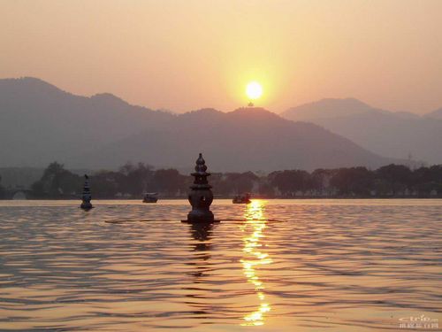 west late - this is my hometown,west late of hangzhou,it is a very famous place,welcome to hangzhou.