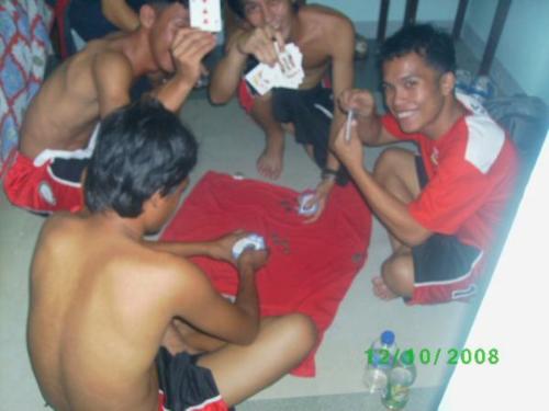 what this guys - gambler from the Philippines