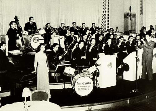 Big Band  - Artie Shaw's band and girl singer