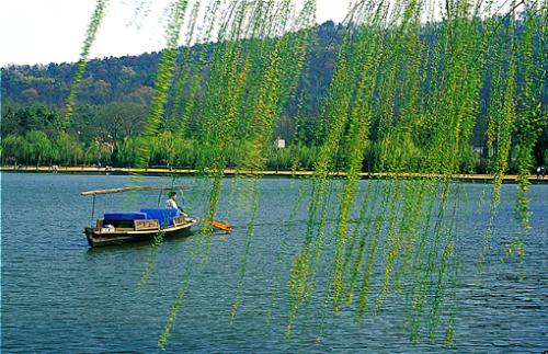 The West Lake - The famous West Lake is like a brilliant pearl embedded in the beautiful and fertile shores of the East China Sea near the mouth of the Hangzhou Bay. The lake covers an area of 5.6 square kilometers. The view of the West Lake is simply enchanting, which offers many attractions for tourists at home and abroad.