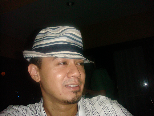 handsome boy - These is a picture of a handsome filipino. He is still single and looking for a gf. Do you want him? Jeje...