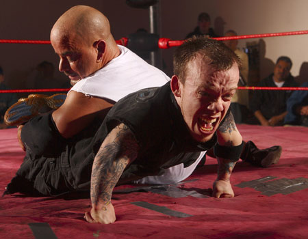 World's Smallest People - smallest people competing each other
