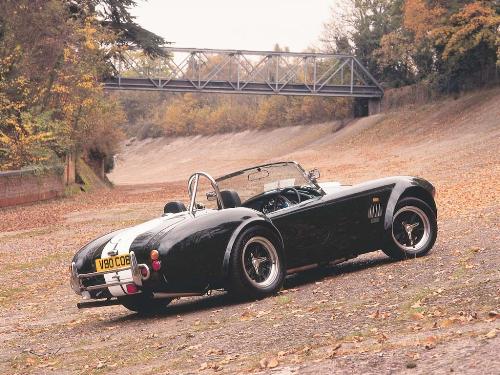 Ac cobra what a car - look at this shinny ac cobra just awesome!