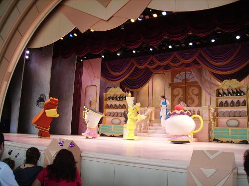 beauty and the beast - the gang during the beauty and the beast show