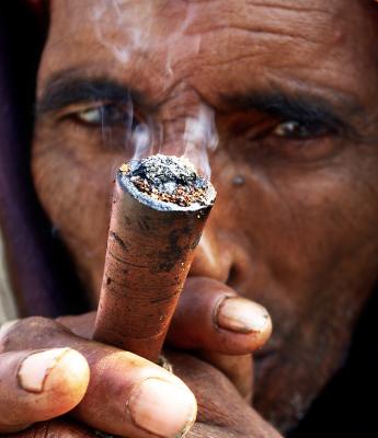 ganja chillam - Ganja,the powdered inflorescence of cannabis is smoked in INDIA through a earthen pipe,named as CHILLAM. Its particularly consumed by the poorer section of the people.