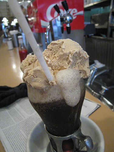Coke Float - Seriously, i&#039;ve never seen ice cream as huge as this on a float! Obviously, i have to eat it first! 