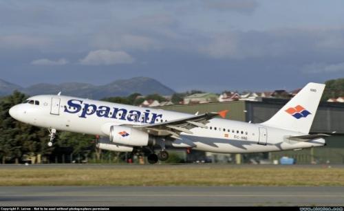 Spanair A 320 - Spanair´s A320 taking off