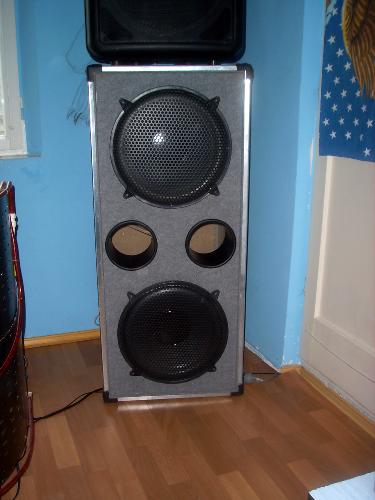 bass-reflex subwoofer - 2 x 15' speaker