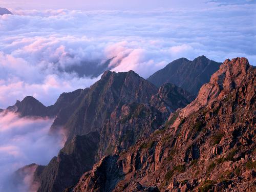 cloud - the moutains in the clouds. i set it as my wall papaer. haha.