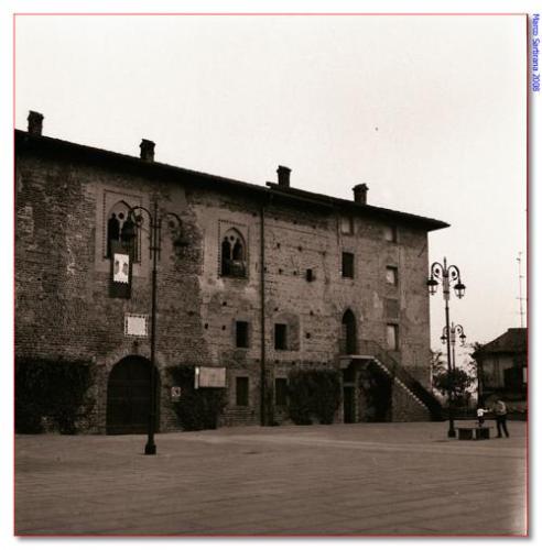 castle of cassano d'adda - ilford iso 400 b/w, 6x6 mamiyaflex, 2008