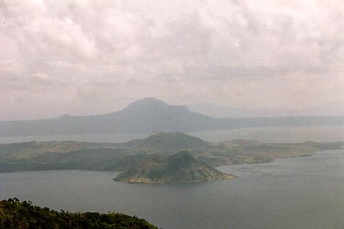 volcano - this volcano is not active yet.there location here philipines in tagaytay,this place u can find home made buko pie u can more green left too