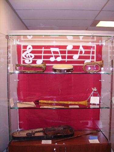 museum display - museum display on music