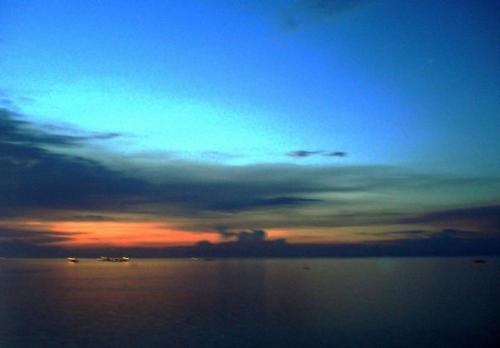 blue - @ manila bay