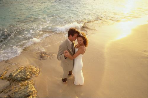 Beach Wedding - Nice wedding at the beach.