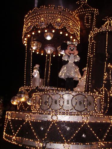 disney parade - disney spectro magic parade at mgic kingdm in disney world