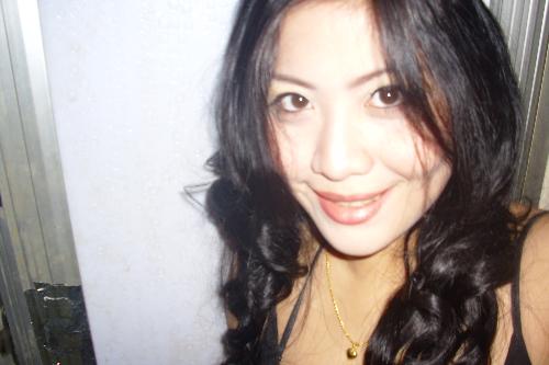 i love my curly hair - heres my photo with my curly hair.i just want to try if curly hair looks good 4 me.some of my friends said that curly hair looks better than straight hair.well,maybe it also depends upon what dress i wear and my make up.