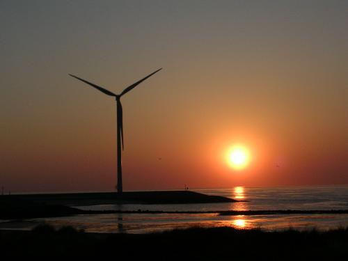 sun sets - sun set in zeeland in holland 2008
