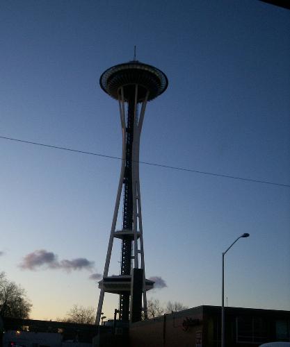 seattle space needle - this is a pick of the seattle space needle duromg the sun set in the morning.