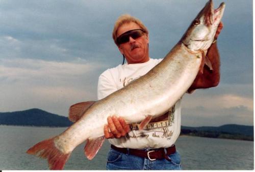 I love fishing! - My Dad and One of the Muskey&#039;s he has caught!