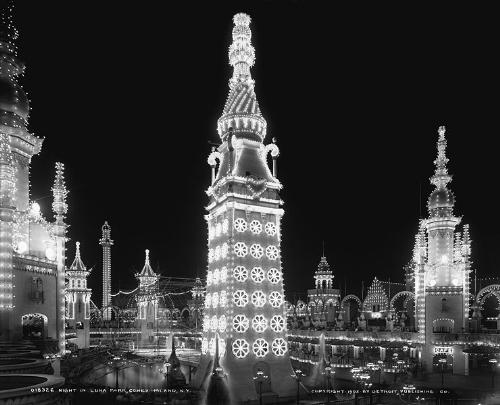 black and white  - A beautiful pic even without all the fancy colors! I wonder what the electric bill is for that neighborhood?