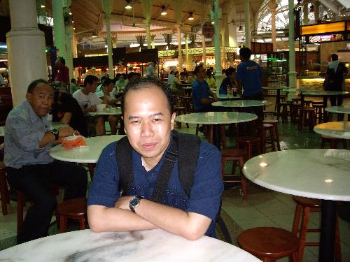 me at Lau Pa Sat - lunch ...