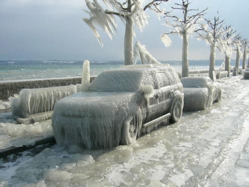 Icy Truck - This is an icy truck that happened in an ice storm.