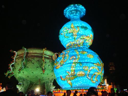 The 15th Zigong international dinosaur lantern fai -  The dragon and the phoenix.