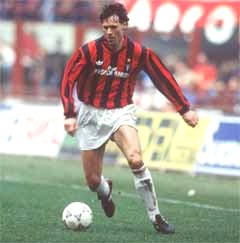 Van Basten - The greatest forward of the '90s