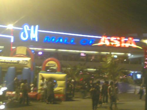 moa - mall of asia. second largest mall in asia