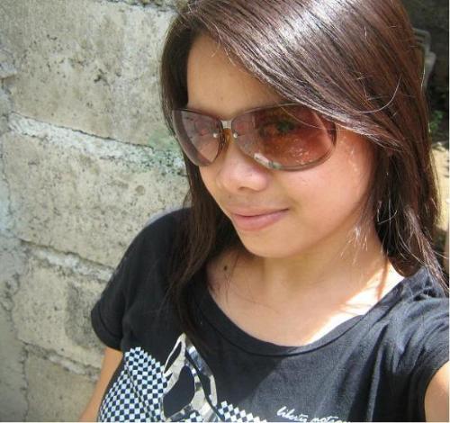 am i pretty - i think I am pretty in this picture.hope you like it