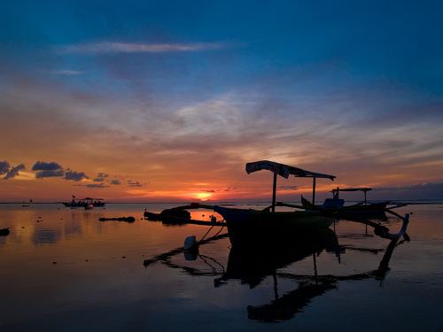 sunset - Sunset is a big thing that made by our God.