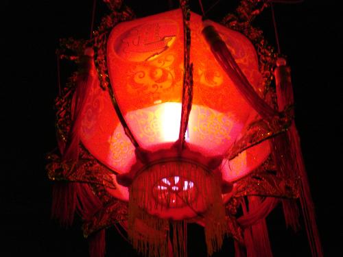 lantern - Have a much closer look at this lantern.