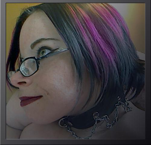 Feb 19 2009 - another pic of me wearing my new collar! SOO happy, love you Mistress!