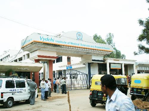 Vyedehi Hospital Bangalore - This is 100 bedded super specility hospital, where my grand daughter was born