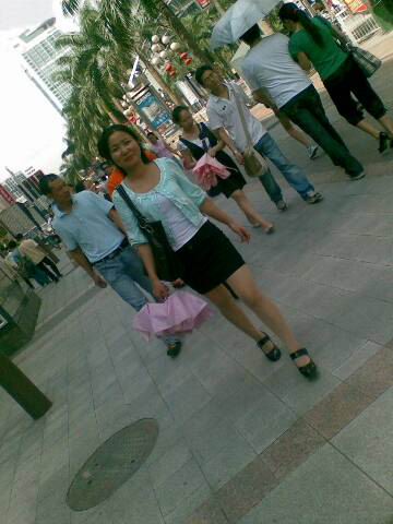 hdp - 'huaqiang bei' is the beatiful and fashion palce in shenzhen,but when i come to across it,just so so,so manys cras and so many people, so tired,of course to taste the smell,get it