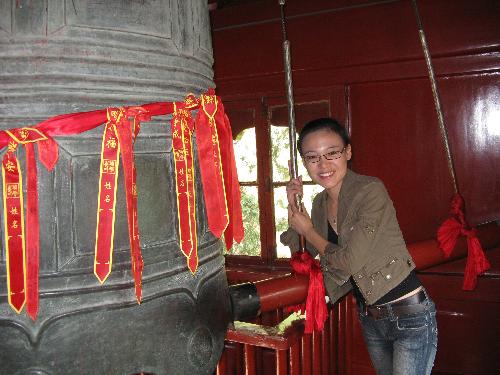 Visit the Fragrant Mountain Again - There are so many tour destinations in Beijing. Almost every weekend, my boyfriend and I go to the parks and climb mountains. We both love travelling.