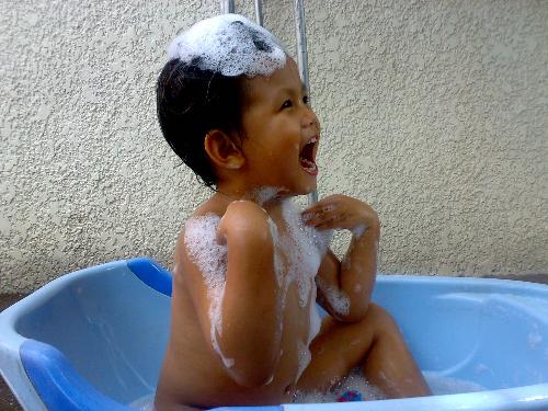 my son my son :) - one of my fave shot

seeing how happy he is in his bubble bath :)
capturing this moment is an undescribable feeling ;)
love you my son my son

Godabless!0=)