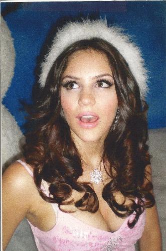 Katharine McPhee - This is Katharine McPhee while working at the 'HOUSE BUNNY' last summer. I was doing her makeup for that movie and we had a great time shooting it. I am especially proud of it since she looked AMAZING. I am The Glam reporter. I have a blog about beauty secrets and some of the celebrities I am working with allow me to share it with you. www.theglamreporter.com