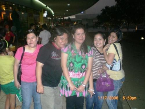 maldita de ti - with my friends @ MOA