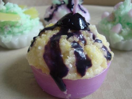 Cupcake candle - a creation from Samantha Laurence Candle