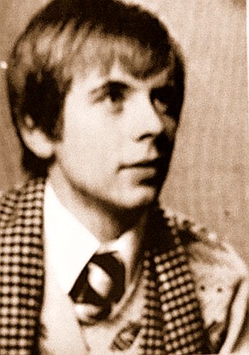 Charismac star? - No...this dude is no one, just some dumb kid from the 1970s. Charismac star? - No...this dude is no one, just some dumb kid from the 1970s.