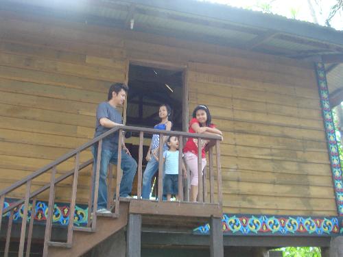nayon pilipino - bahay kubo