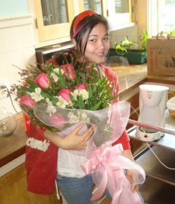 vday - valentine flowers from my hubby....   thanks mwah