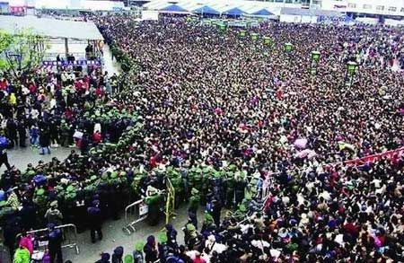 why it is so crowded? - I cannot bear that