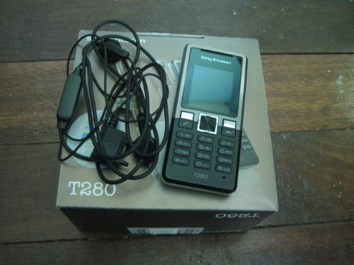 my cellphone unit - This is the new cellphone unit that I got for free from our mobile service provider Sun Cellular, the features may not be as high tech put its pretty cute and handy to carry around. I like my new phone unit. Its sa sony ericsson t280i
