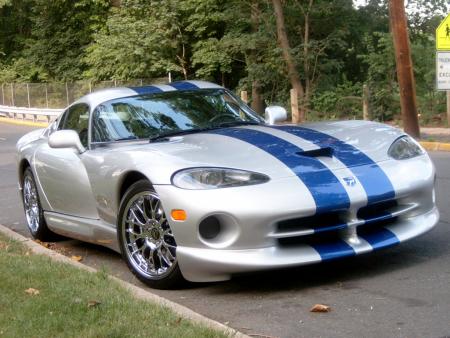 A pic of a Dodge Viper GTS - a beautiful silver viper with blue stripes