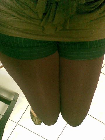 SHORT SHORTS over LEGGINGS - One of my favorite shorts paired with brown leggings