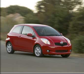 2007 Toyota Yaris - a red 2007 Toyota Yaris car